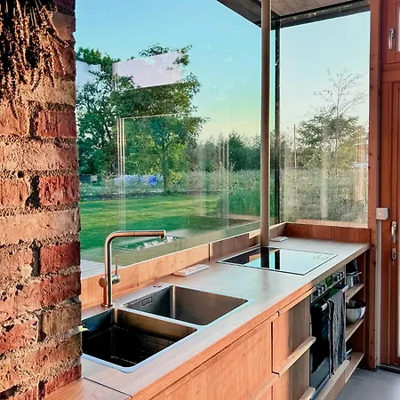 Modern Glass And Brick Retreat At Kronsee בית נופש *