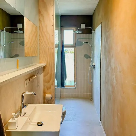 בית נופש Modern Glass And Brick Retreat At Kronsee *