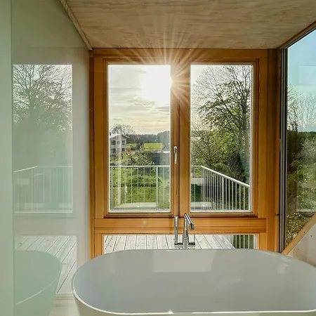Modern Glass And Brick Retreat At Kronsee בית נופש *