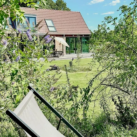 Modern Glass And Brick Retreat At Kronsee בית נופש Rutenberg